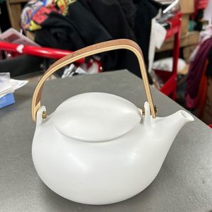 White Teapot